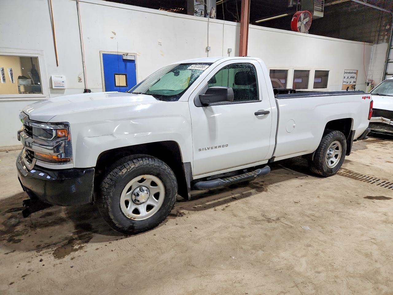 Salvage Chevrolet Silverado Image