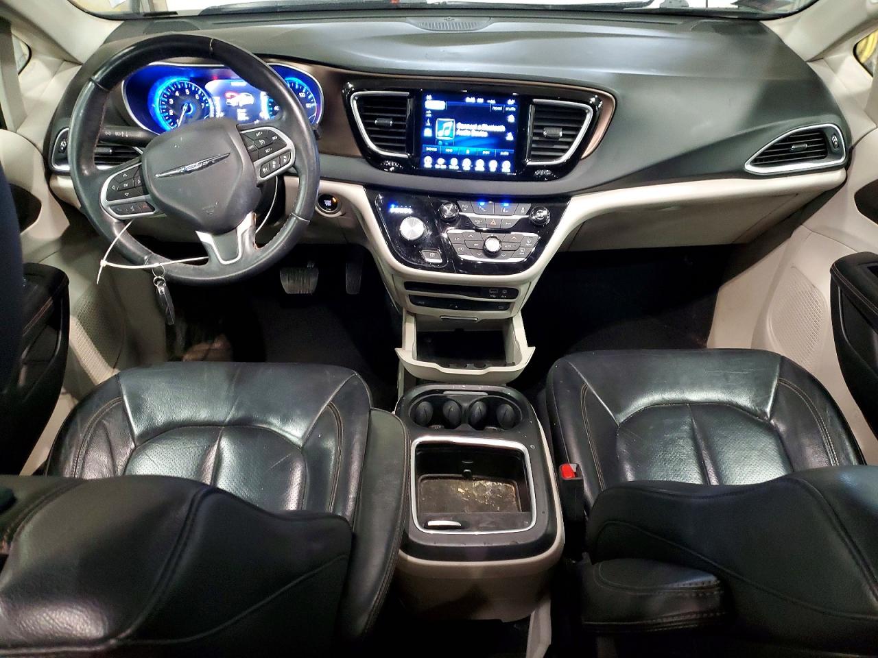 Chrysler Pacifica Touring L Plus