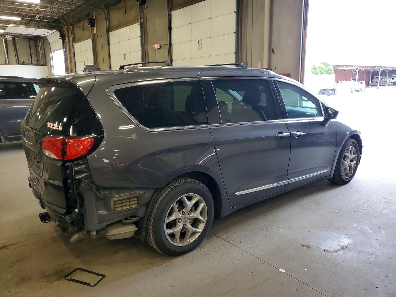 Chrysler Pacifica Touring L Plus