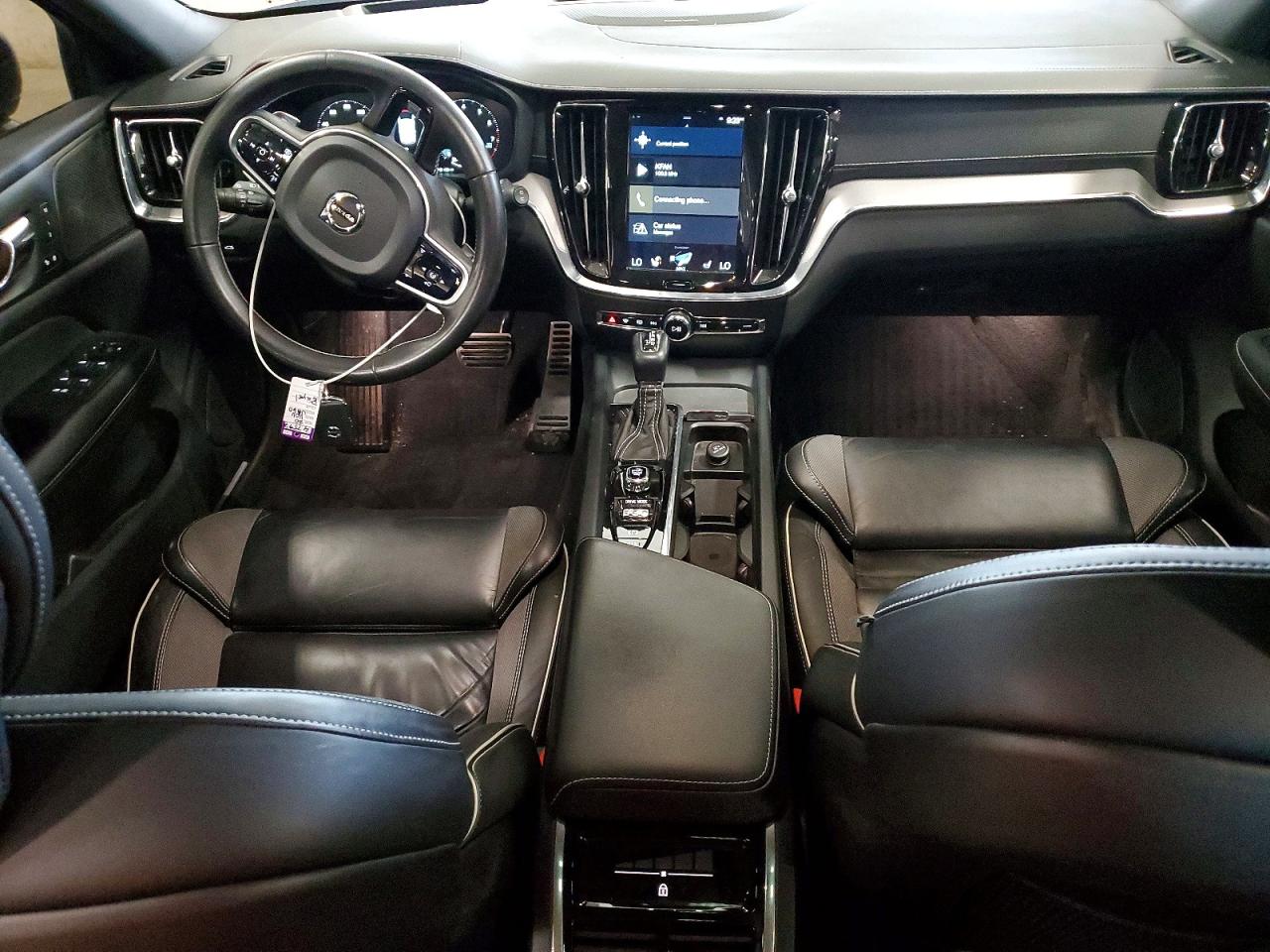 Volvo V60 T5 R-design