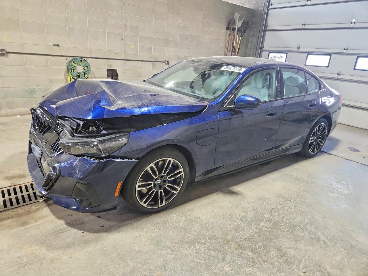 Salvage BMW 5 Series Image