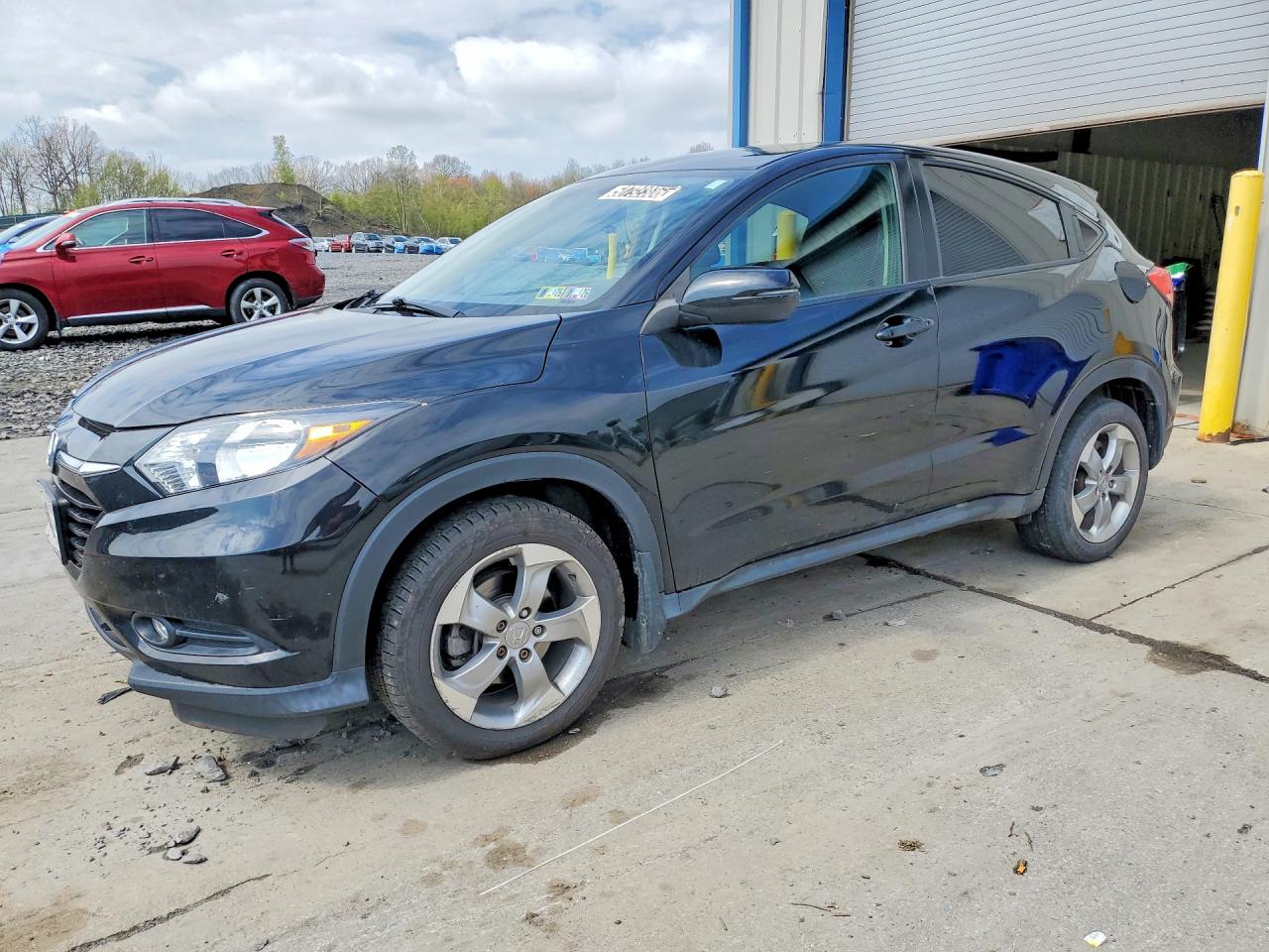 Salvage Honda HR-V Image