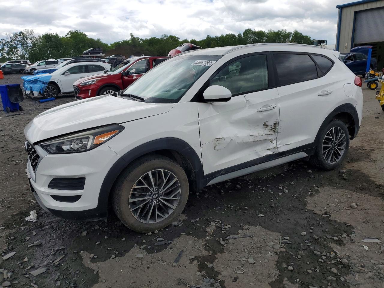 Salvage Hyundai TUCSON Image