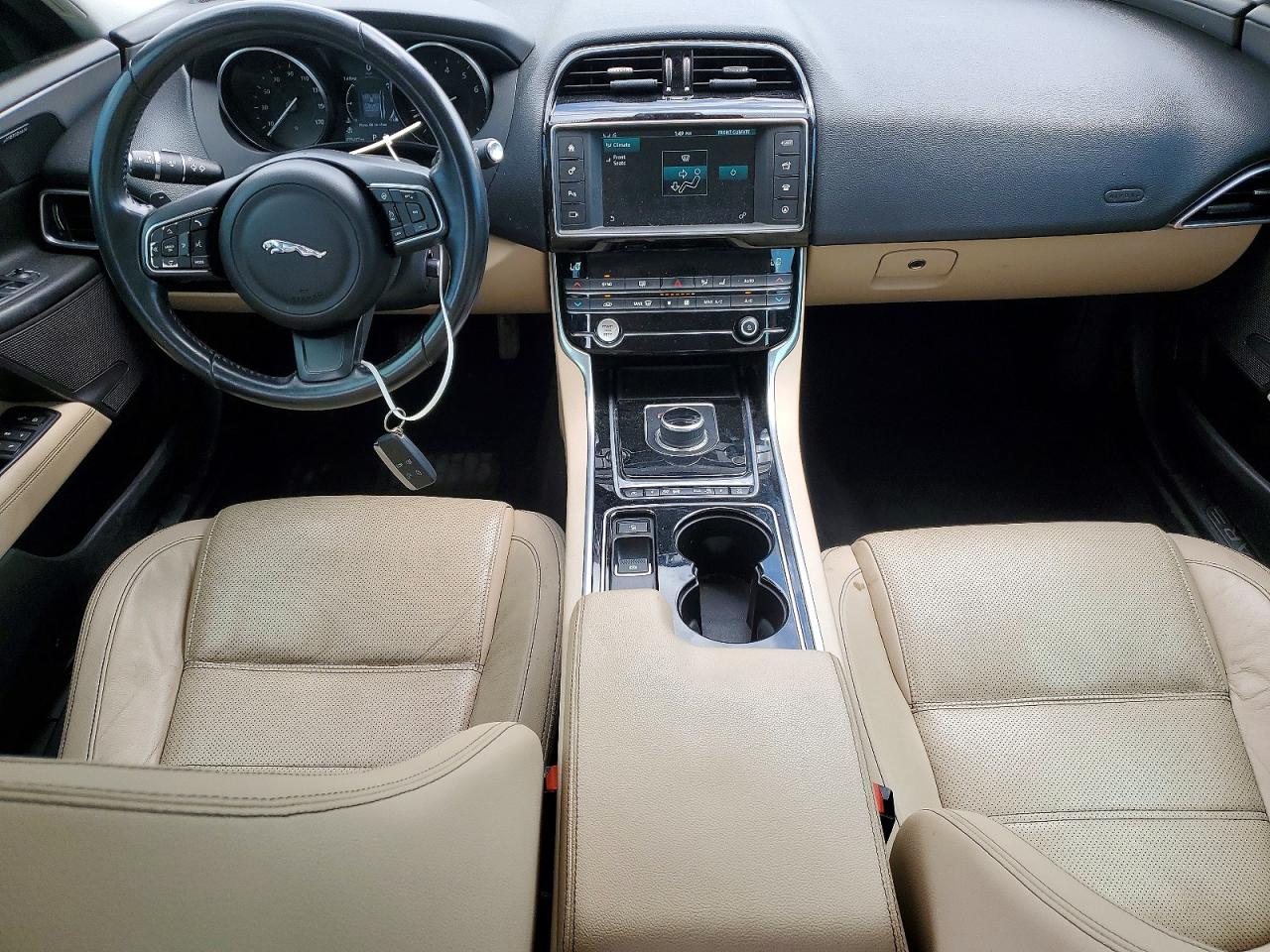Jaguar XE Prestige