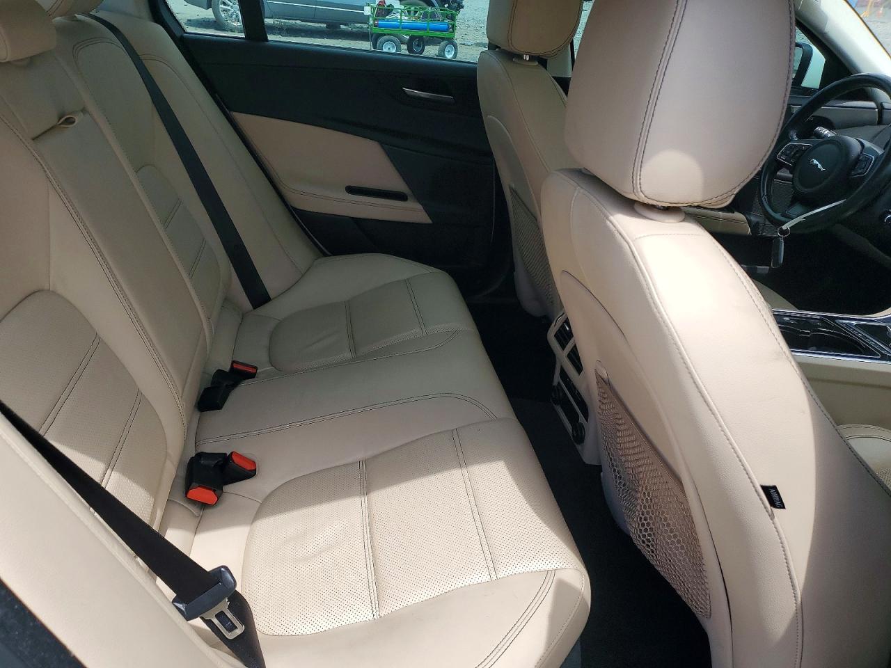 Jaguar XE Prestige