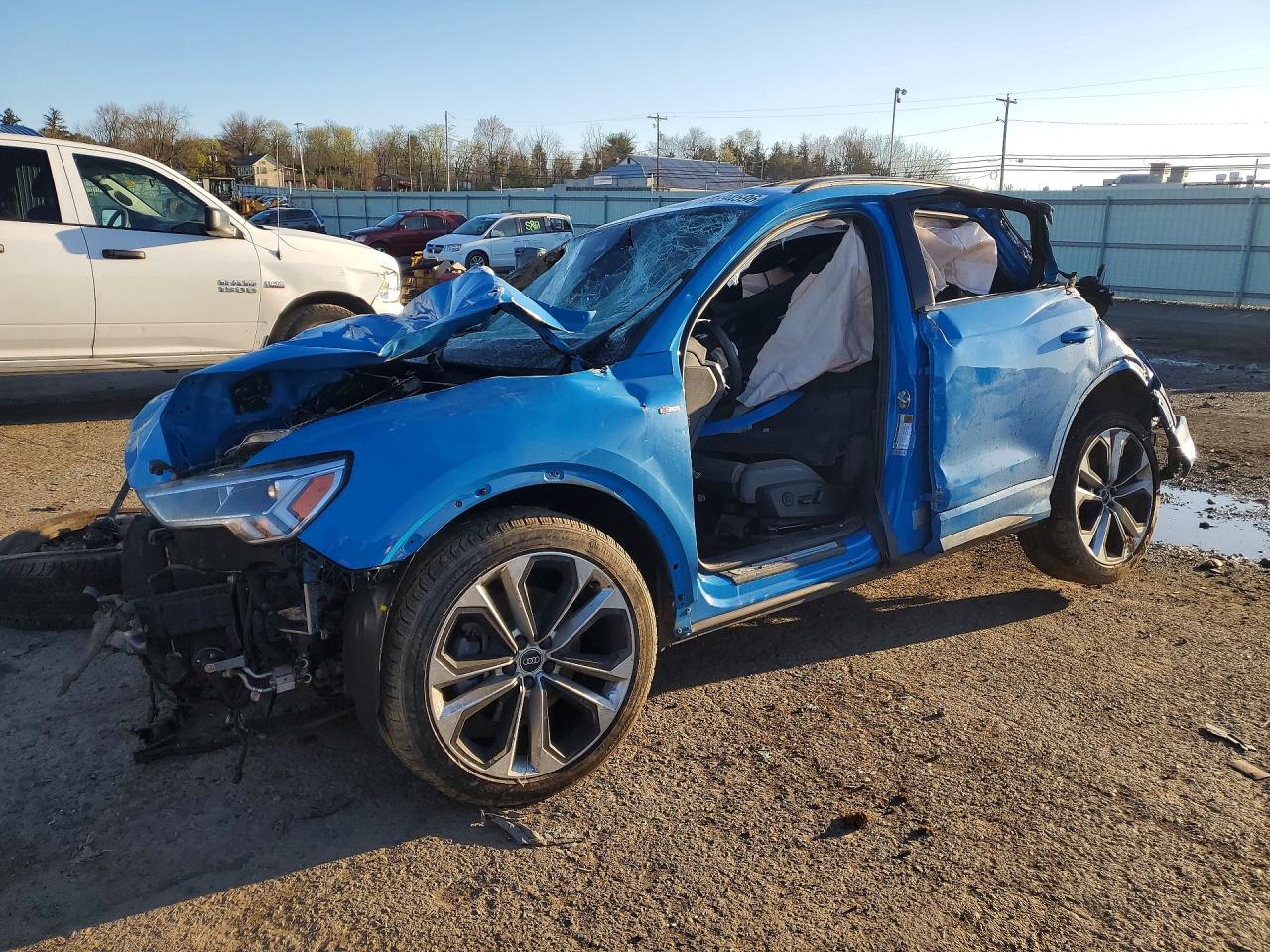 Salvage Audi Q3 Image