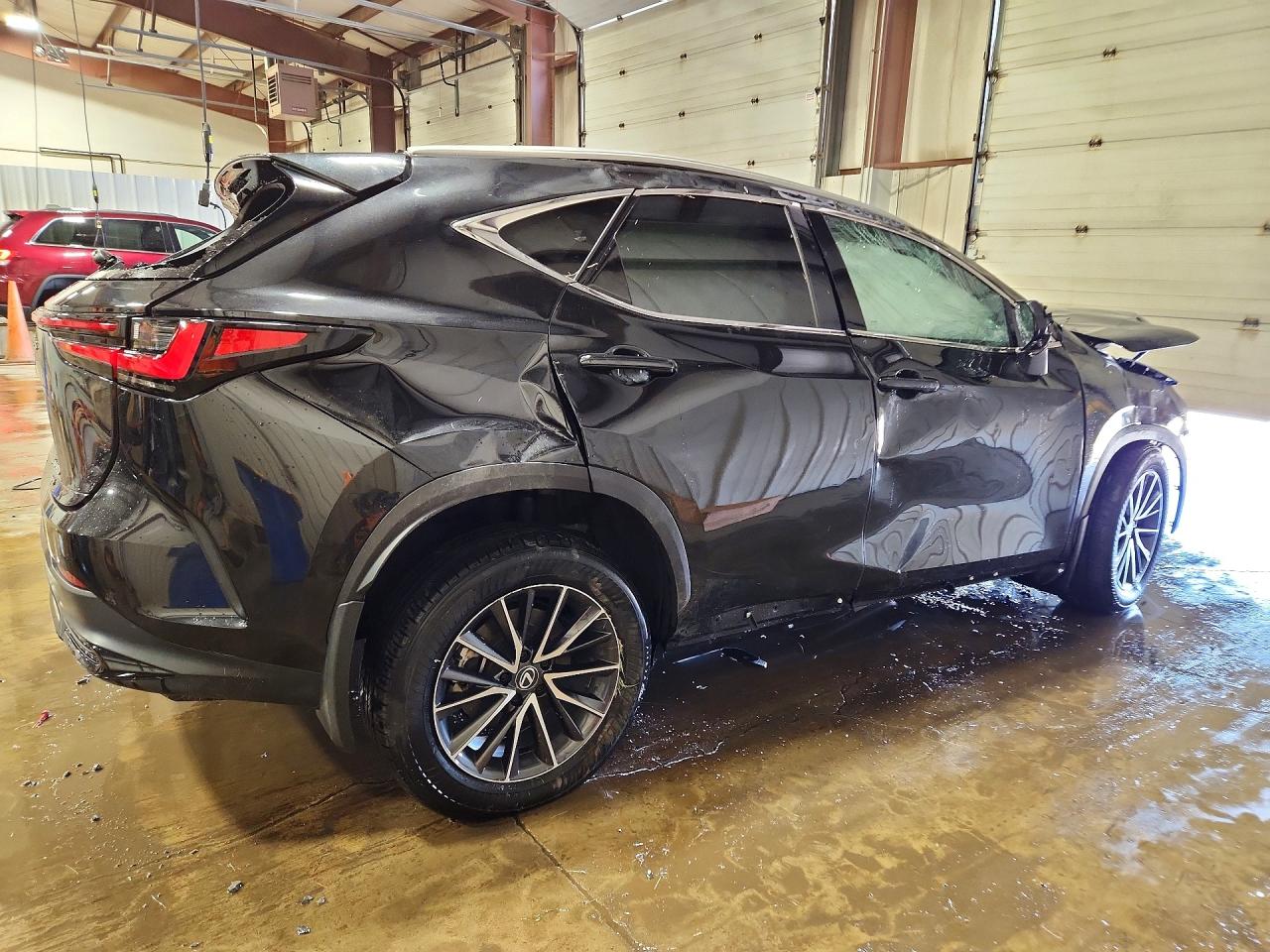 Lexus NX Base