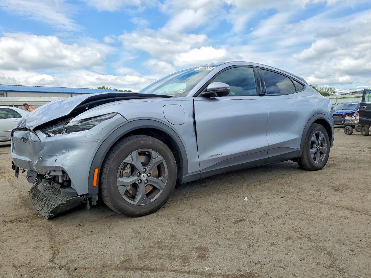 Salvage Ford Mustang Image