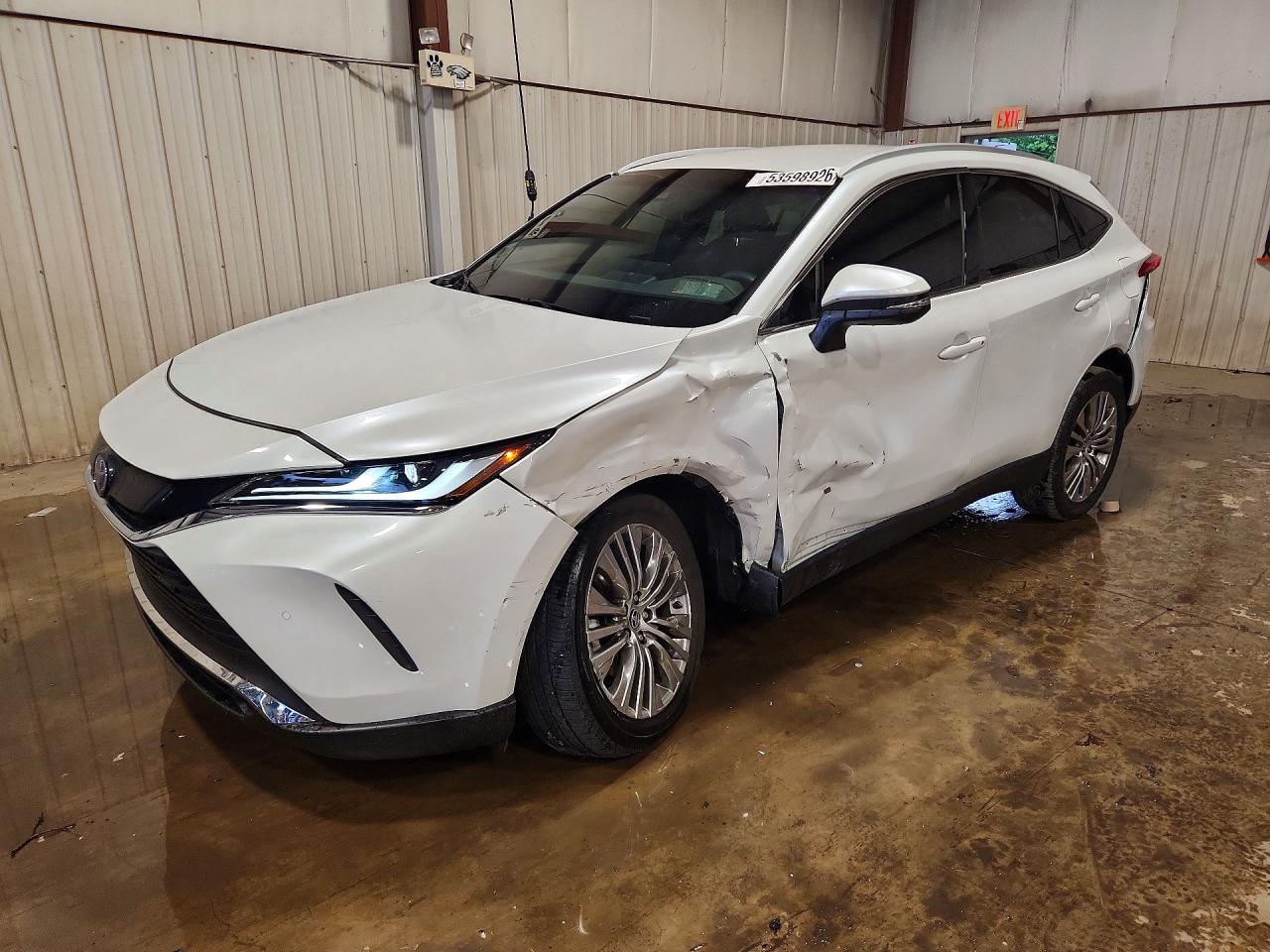 Salvage Toyota Venza Image