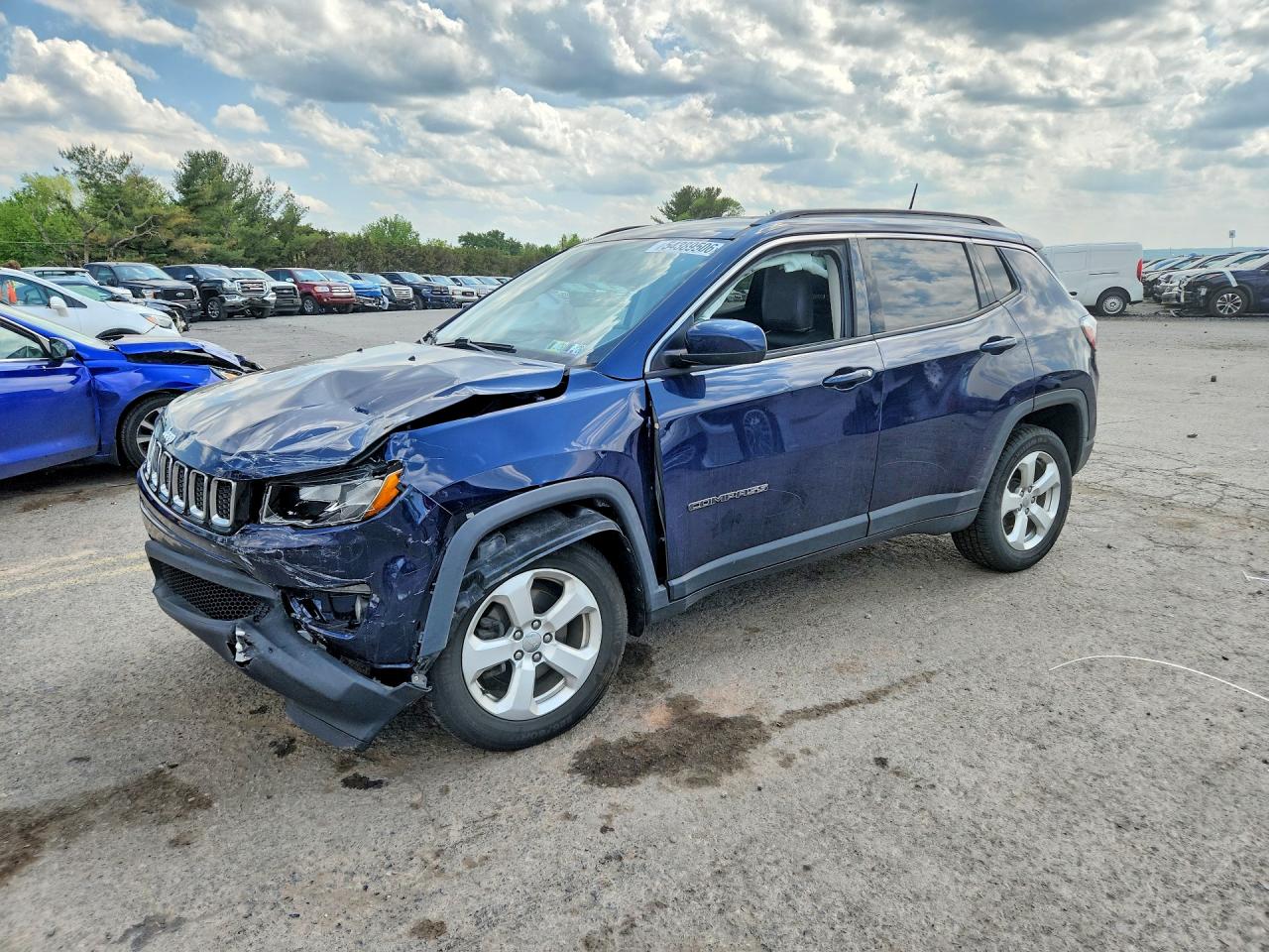 Salvage Jeep Compass Image