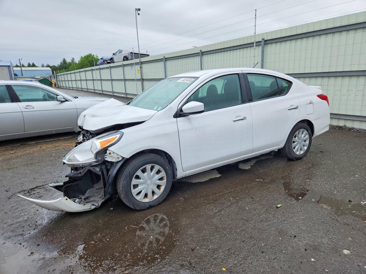 Salvage Nissan Versa Image