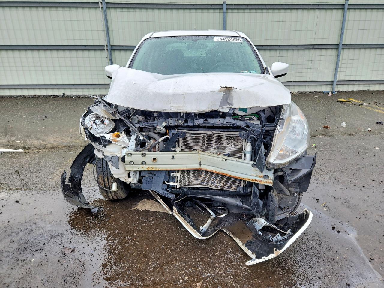 Nissan Versa Sv