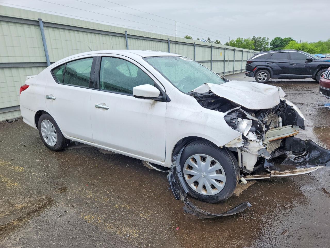 Nissan Versa Sv