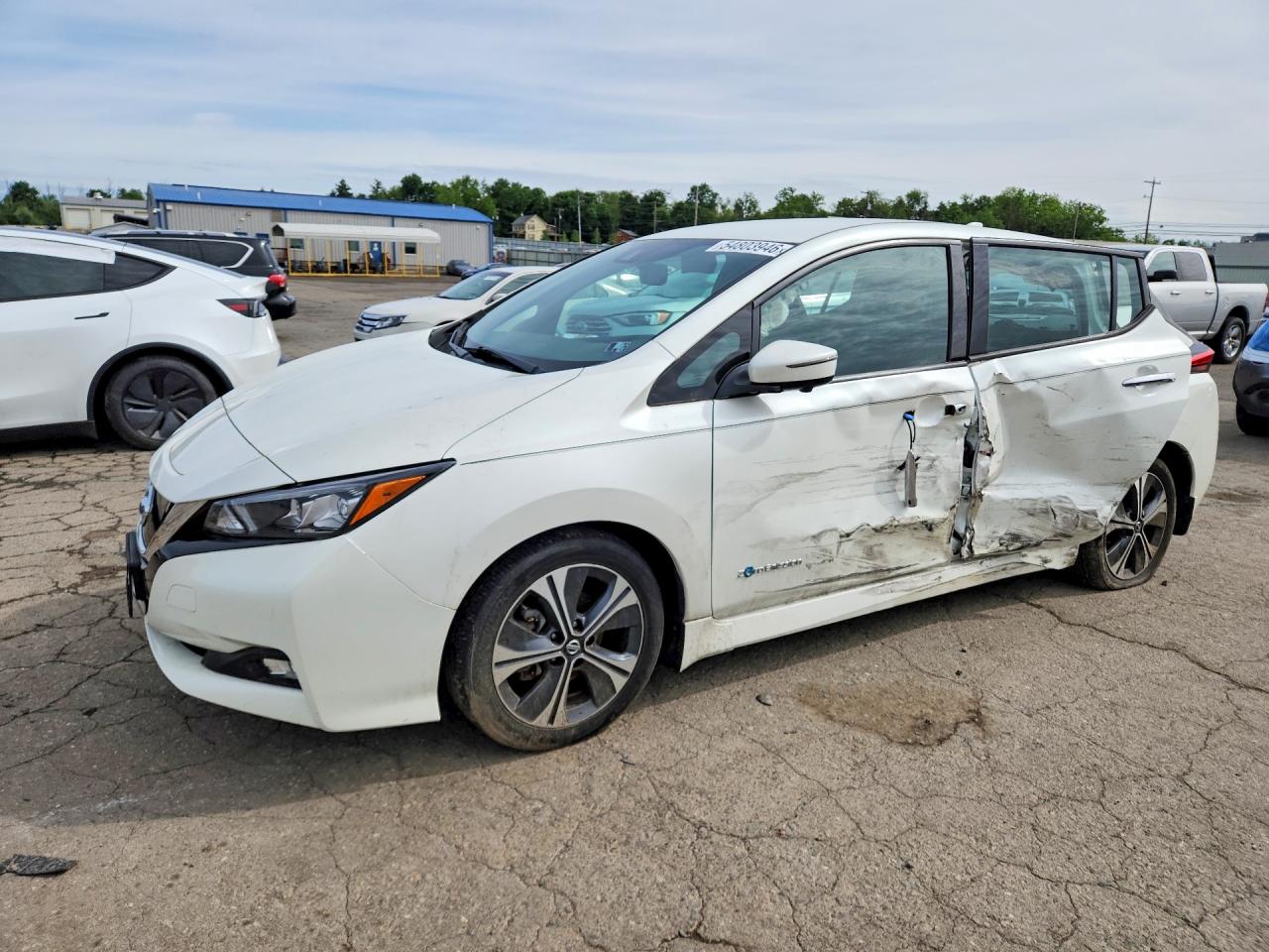 Salvage Nissan LEAF Image