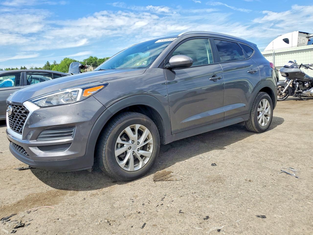 Salvage Hyundai TUCSON Image