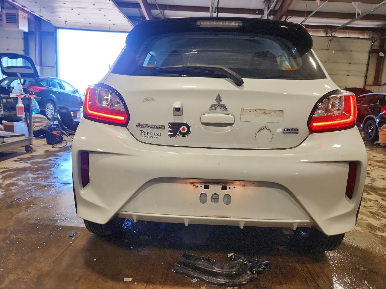 Mitsubishi Mirage Se