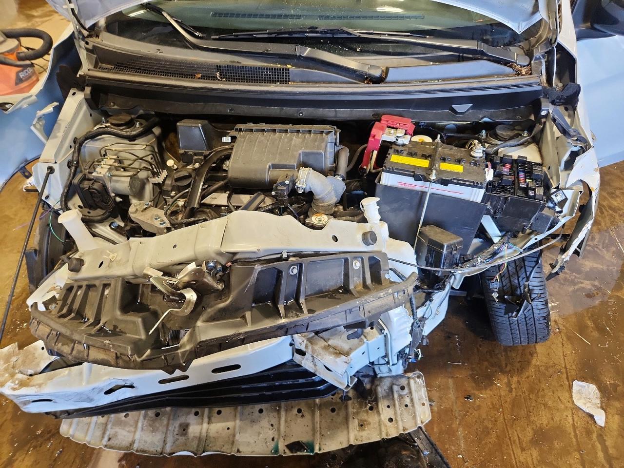 Mitsubishi Mirage Se