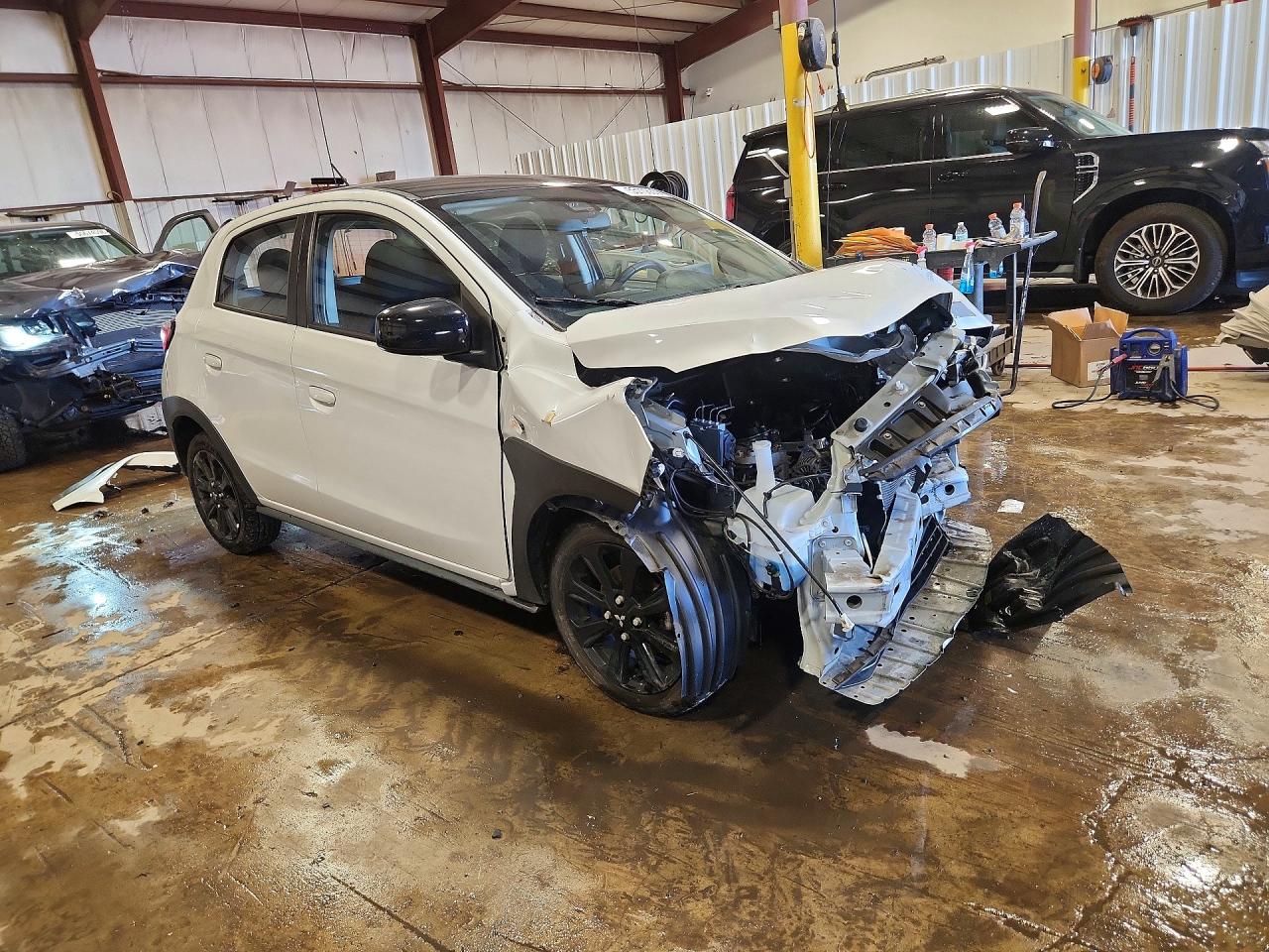 Mitsubishi Mirage Se