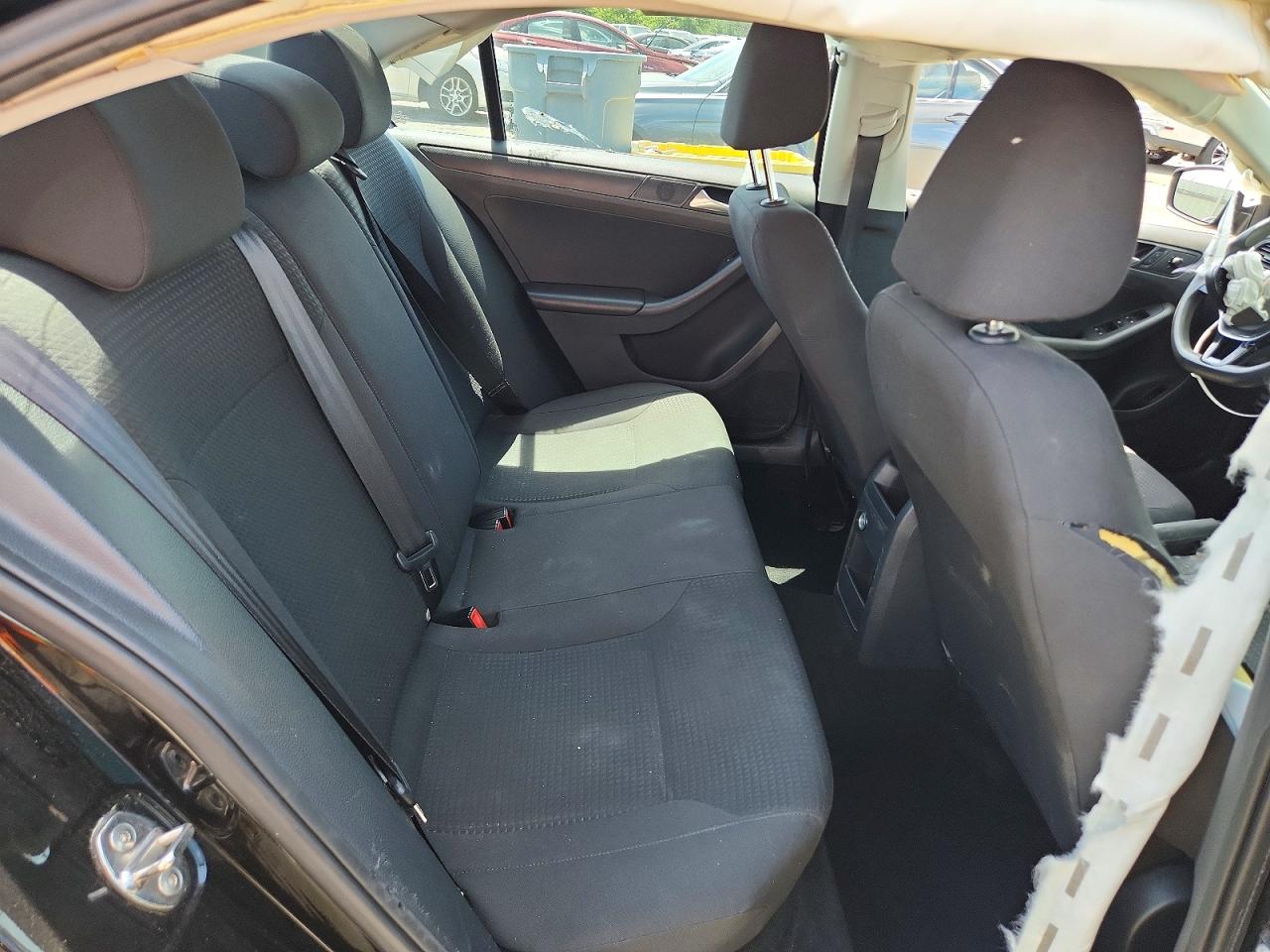Volkswagen Jetta Base