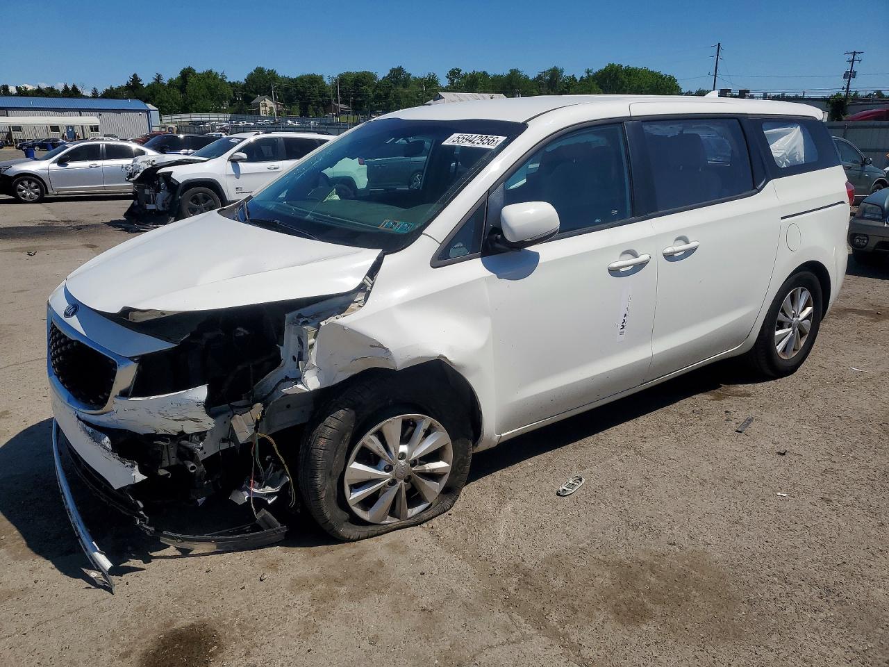 Salvage Kia Sedona Image