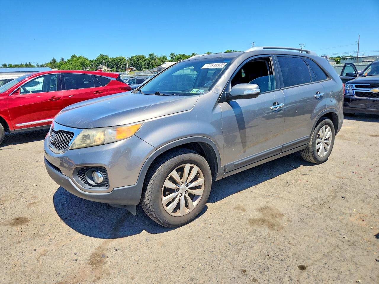 Salvage Kia Sorento Image