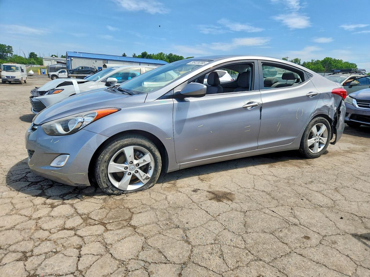 Salvage Hyundai ELANTRA Image