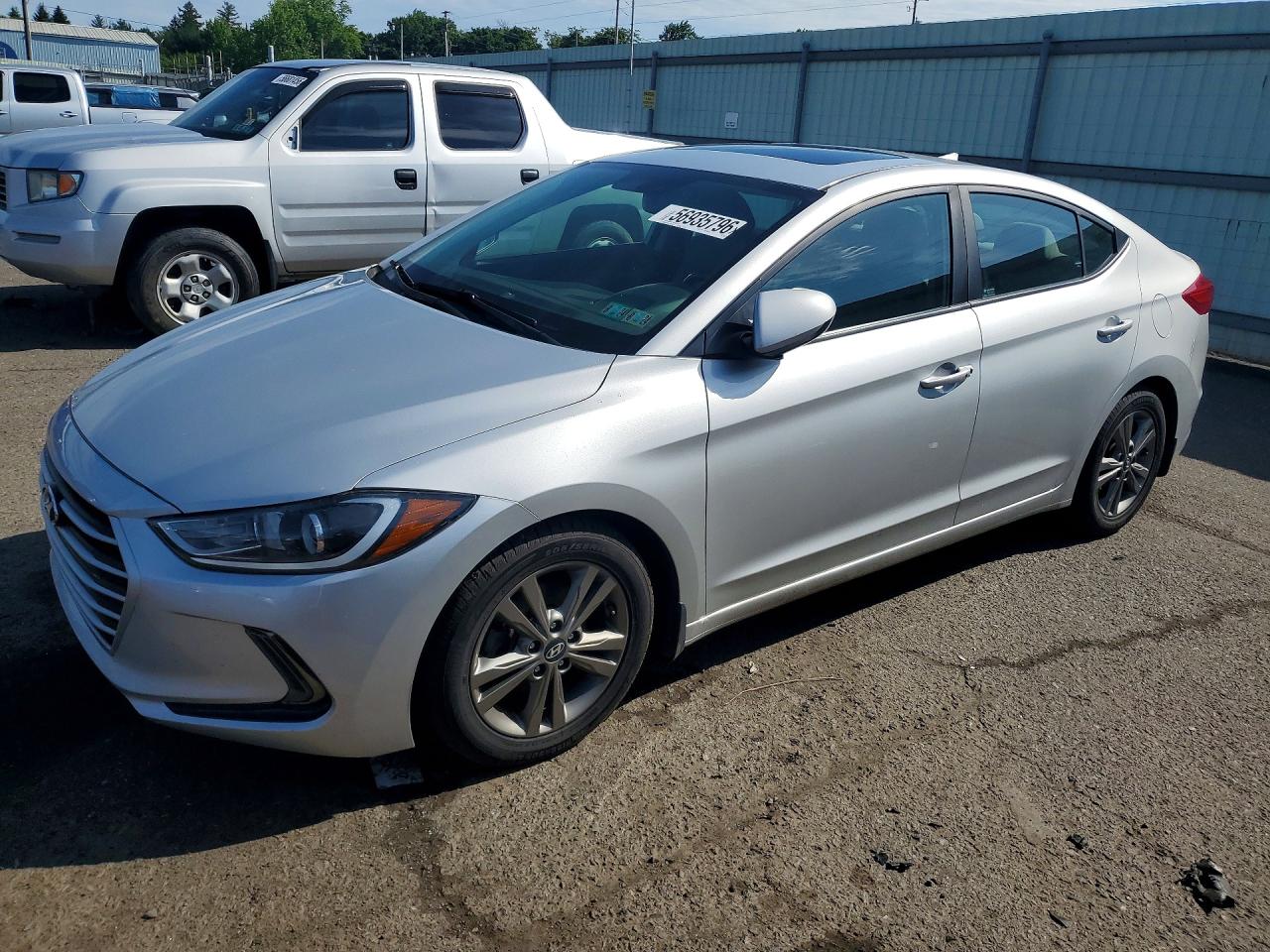 Salvage Hyundai ELANTRA Image