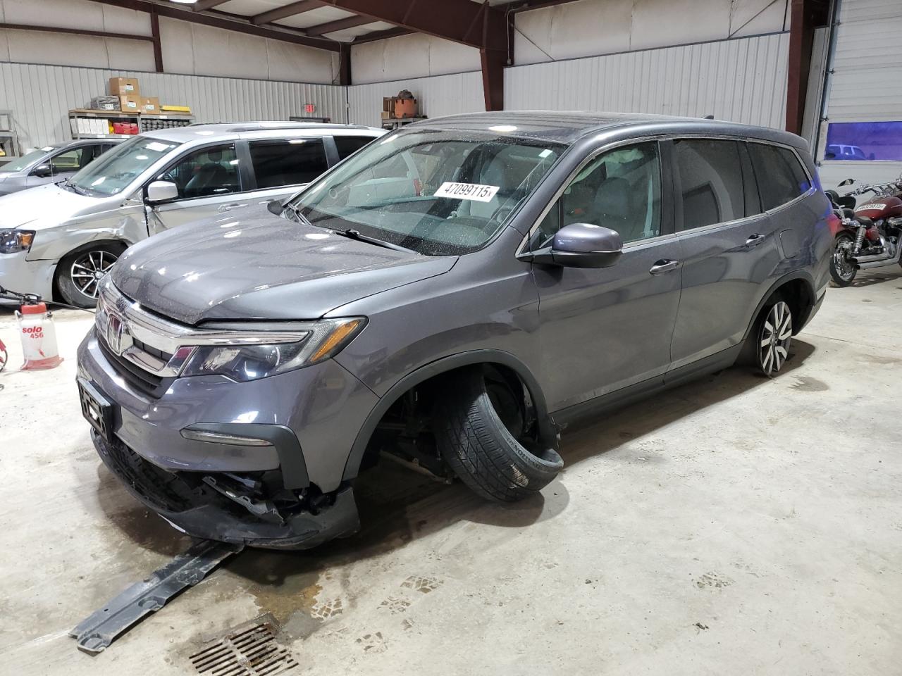 Salvage Honda Pilot Image