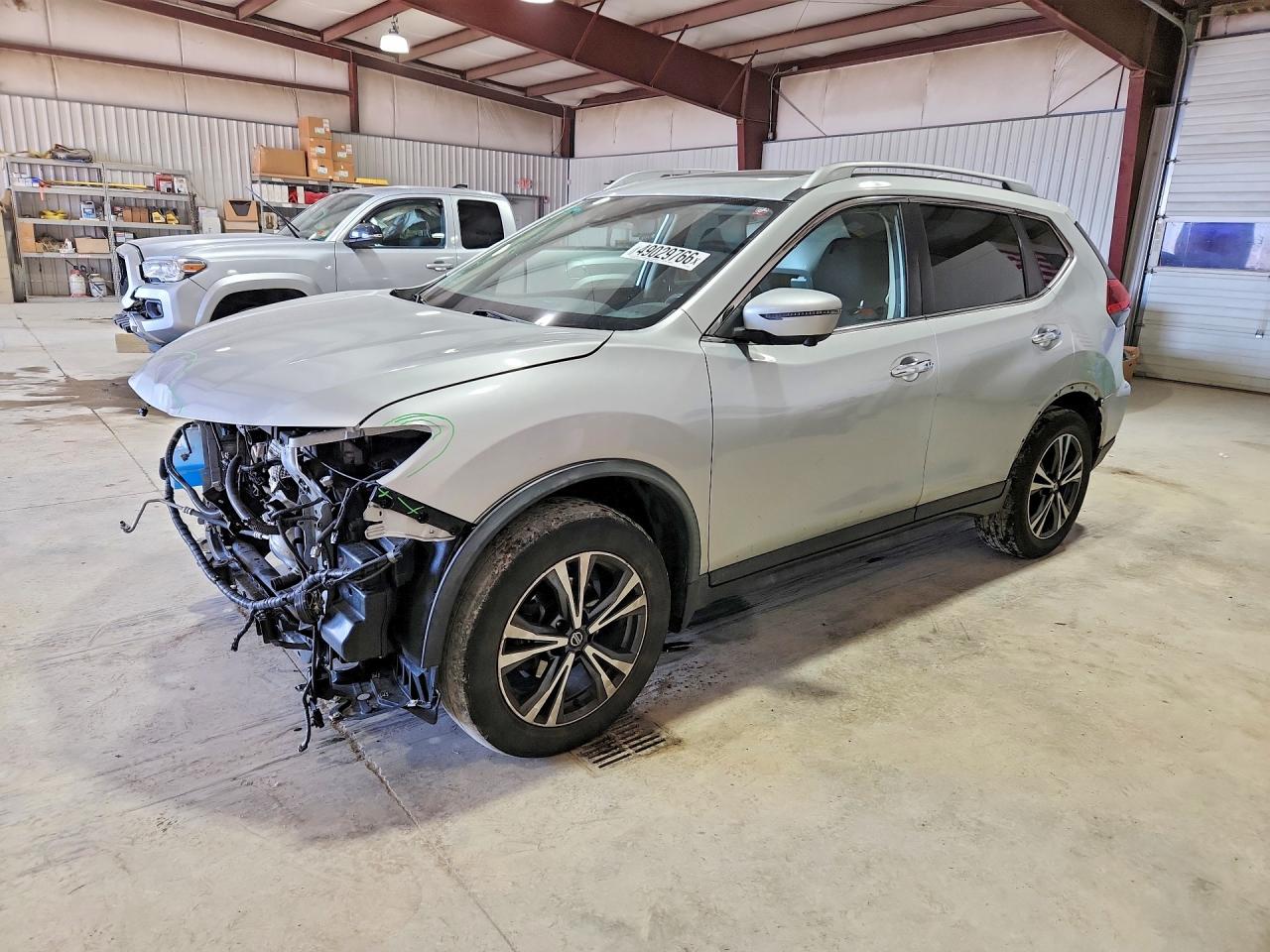 Salvage Nissan Rogue Image