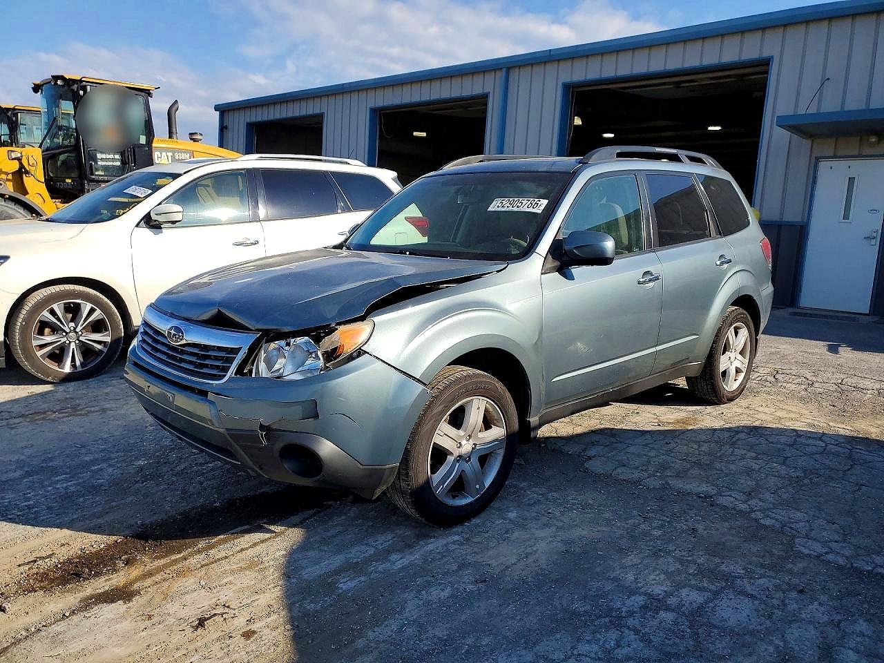 Salvage Subaru Forester Image