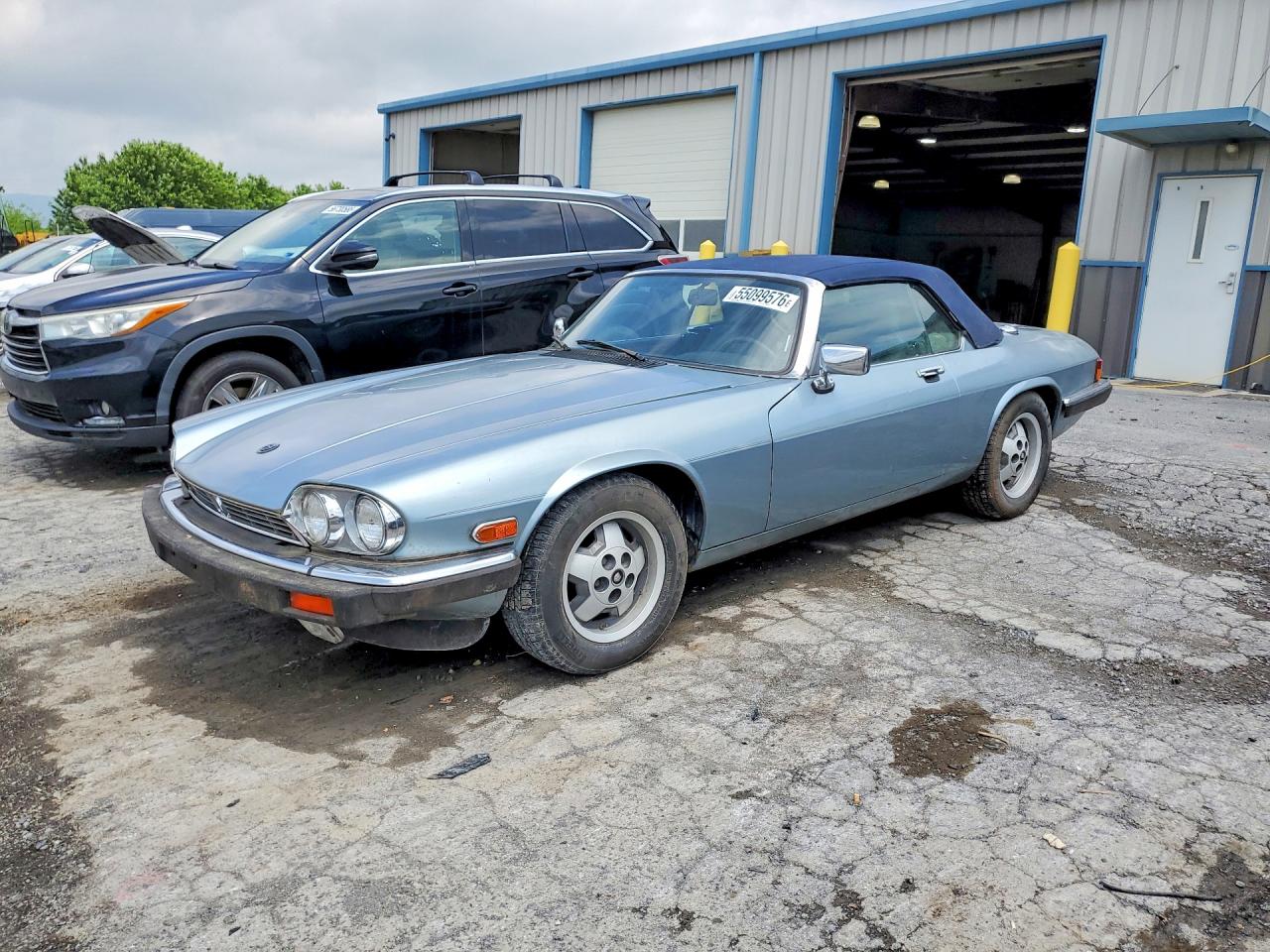 Salvage Jaguar Xjs Image