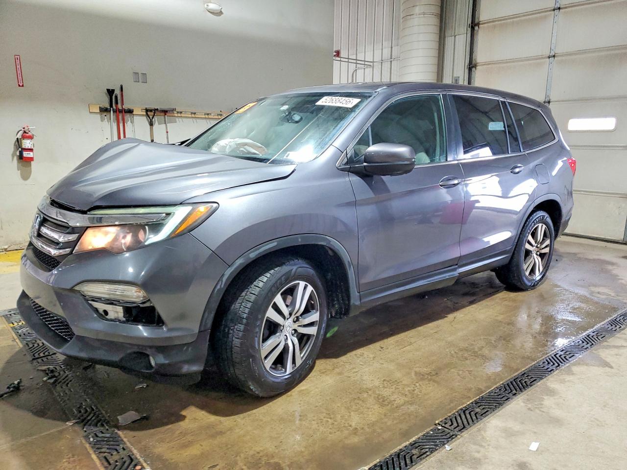Salvage Honda Pilot Image