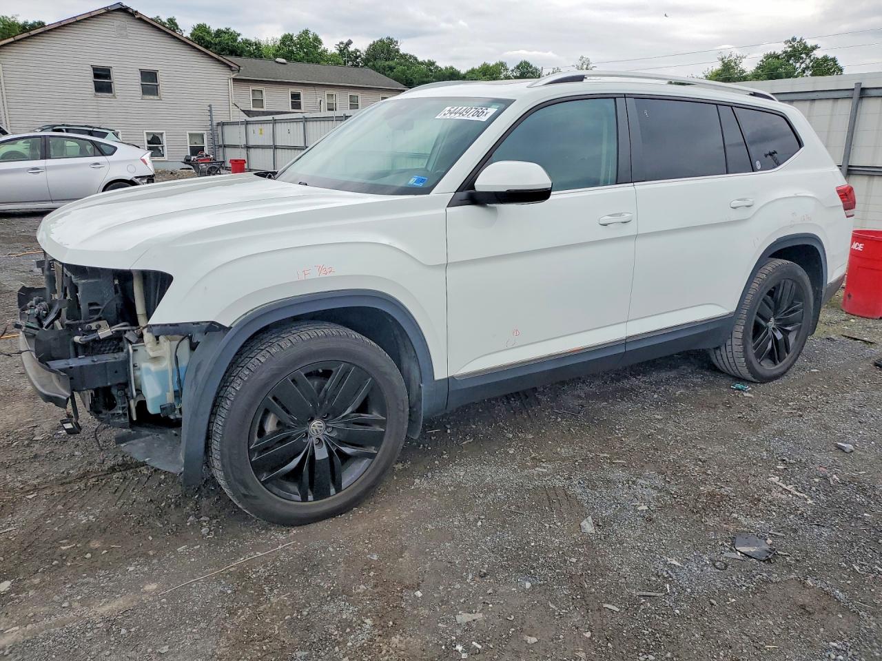 Salvage Volkswagen Atlas Image