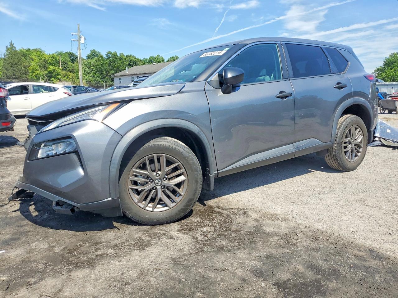 Salvage Nissan Rogue Image