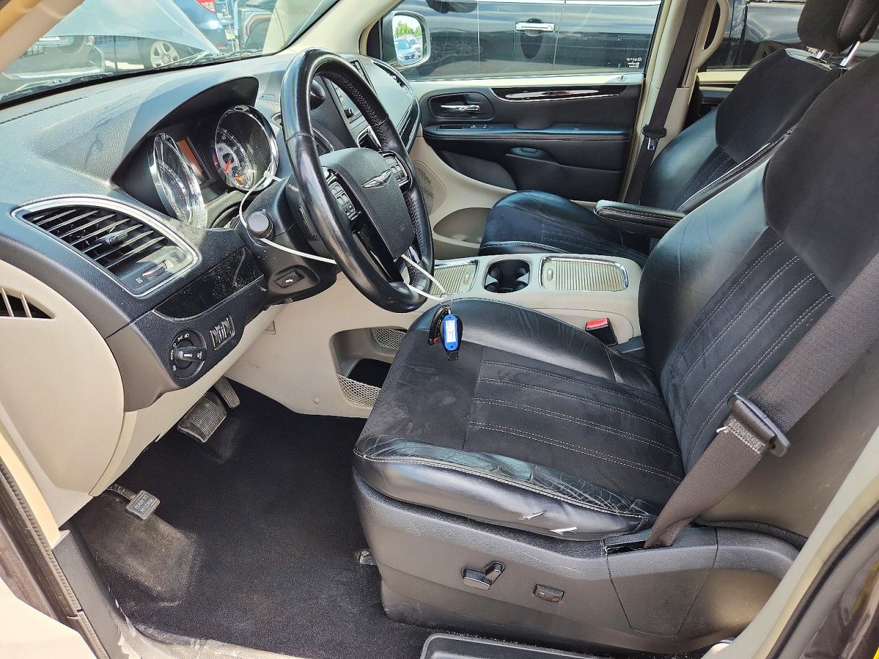 Chrysler Minivan Touring L