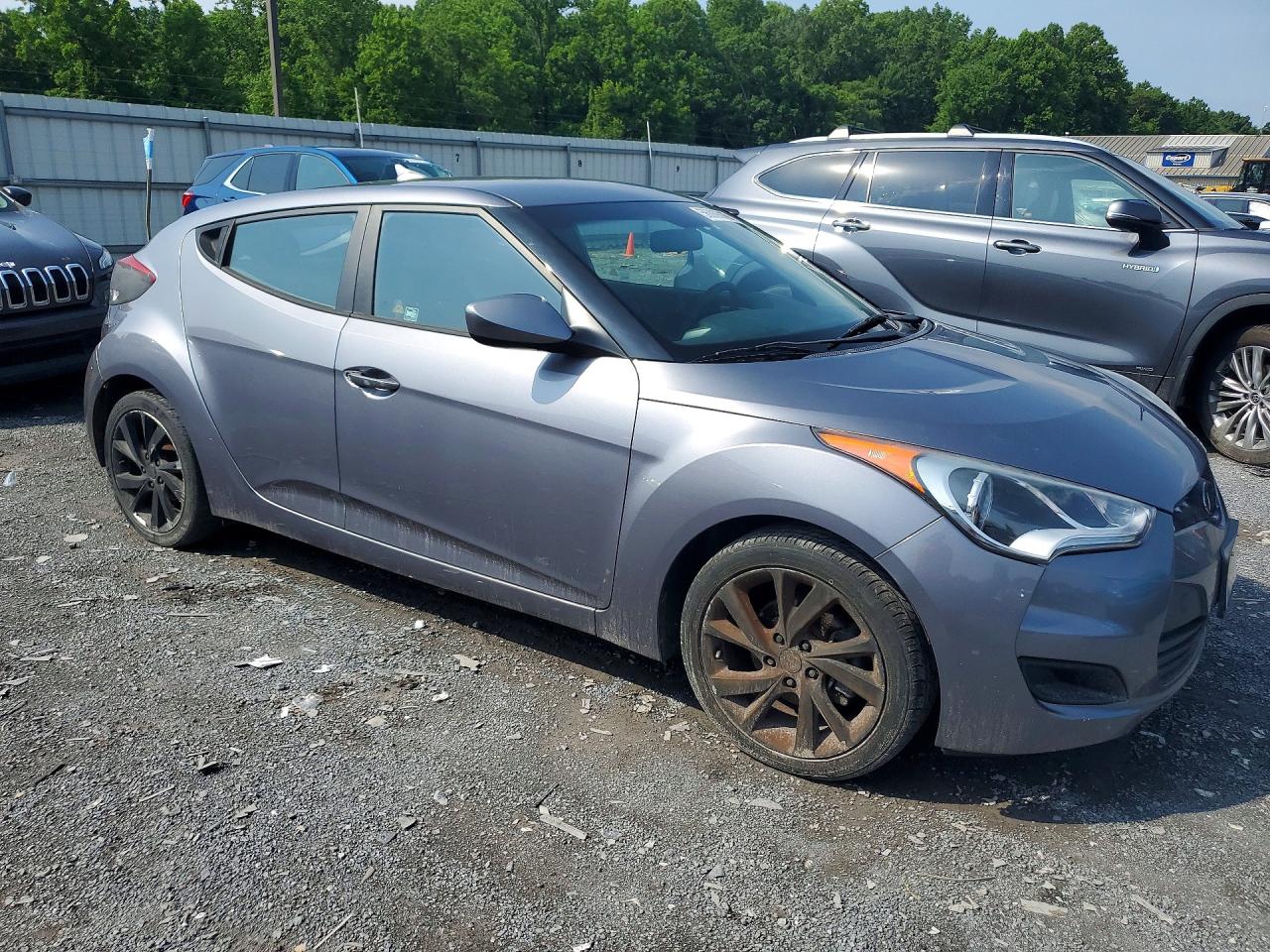 Hyundai VELOSTER Base