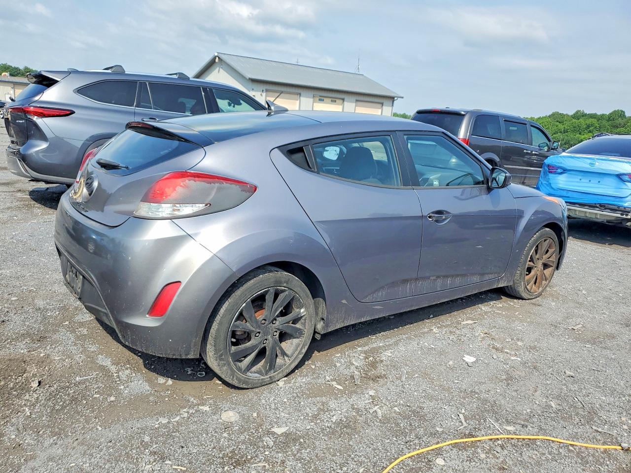 Hyundai VELOSTER Base