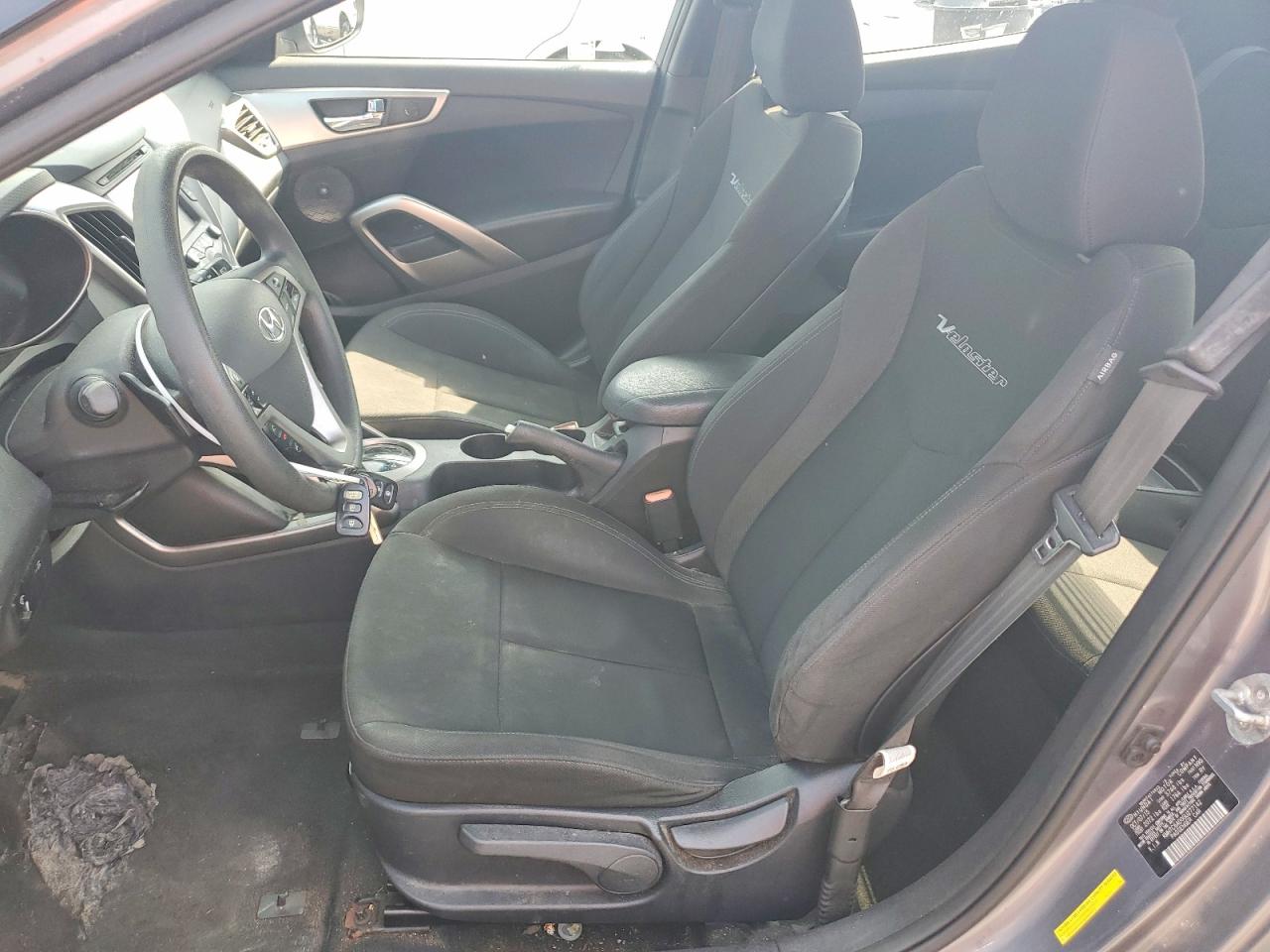 Hyundai VELOSTER Base