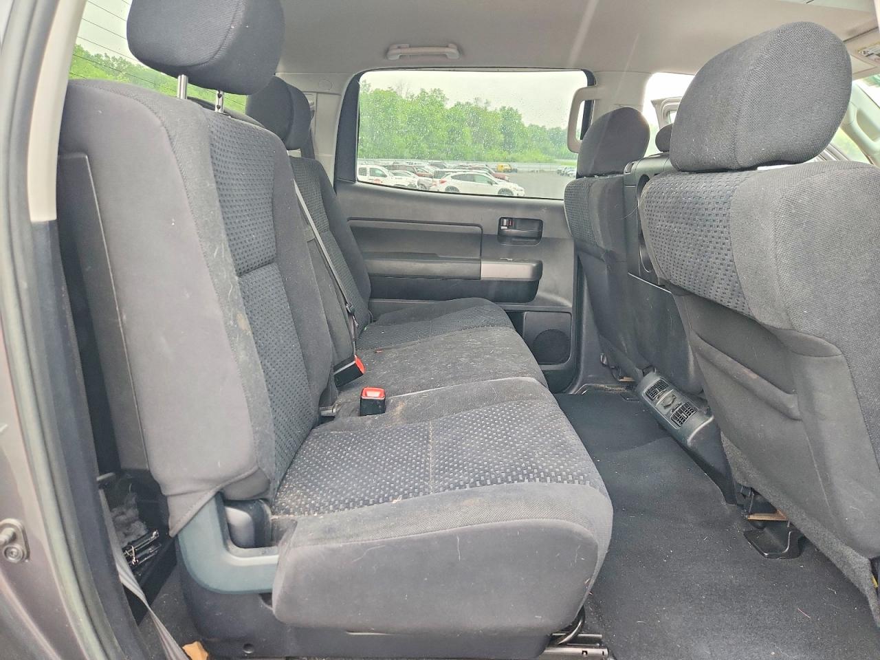 Toyota Tundra Crewmax Sr5