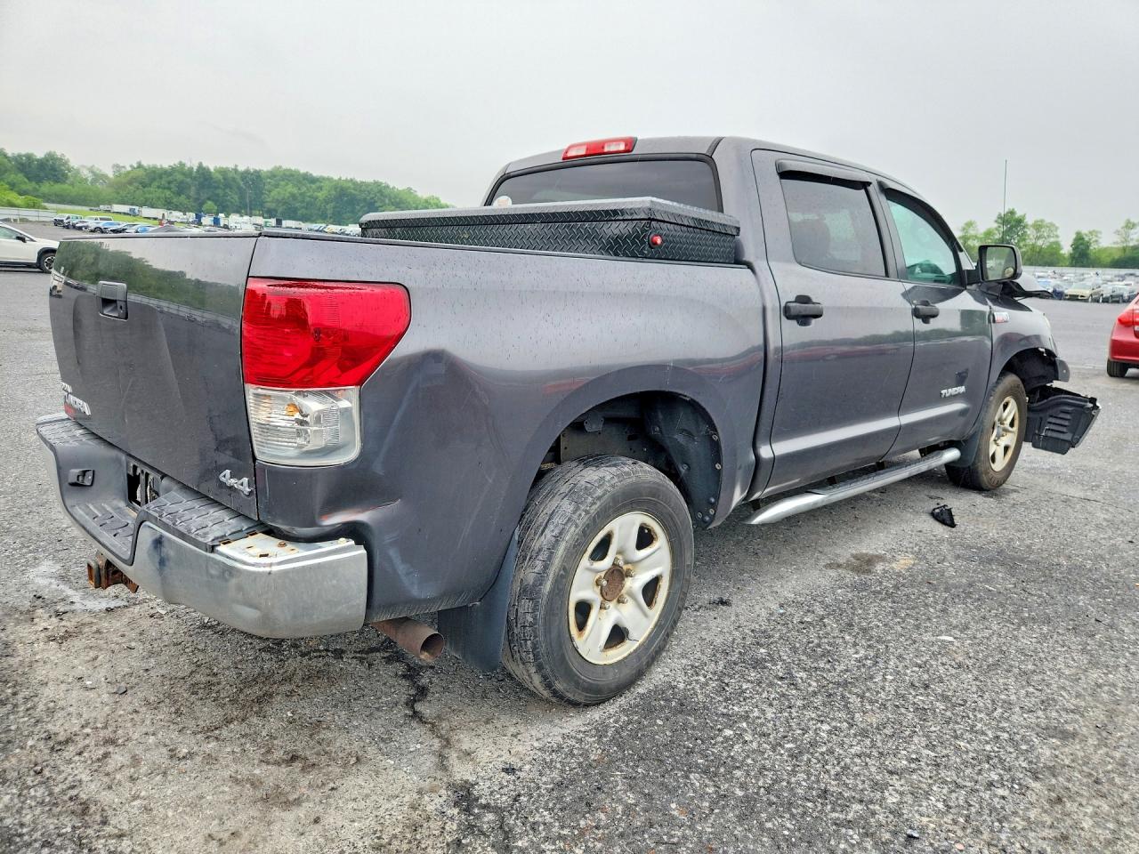 Toyota Tundra Crewmax Sr5