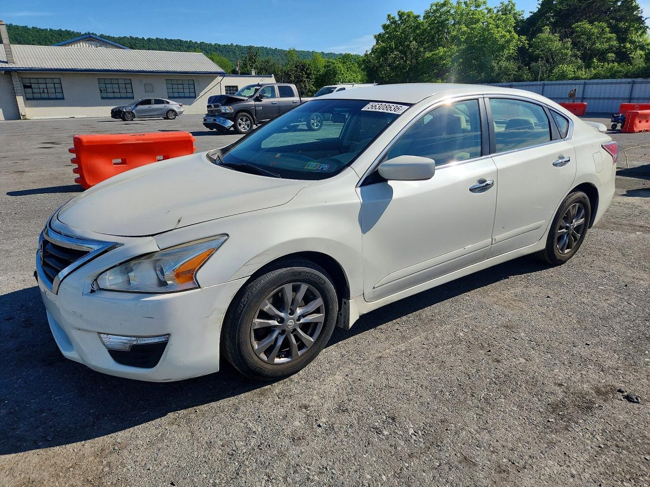 Salvage Nissan Altima Image