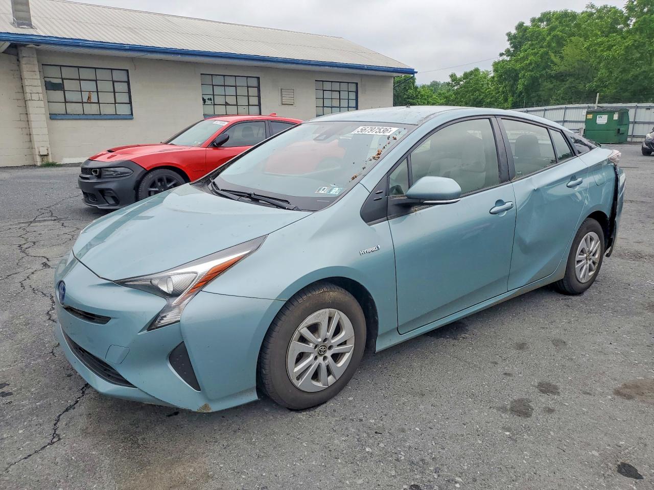 Salvage Toyota Prius Image