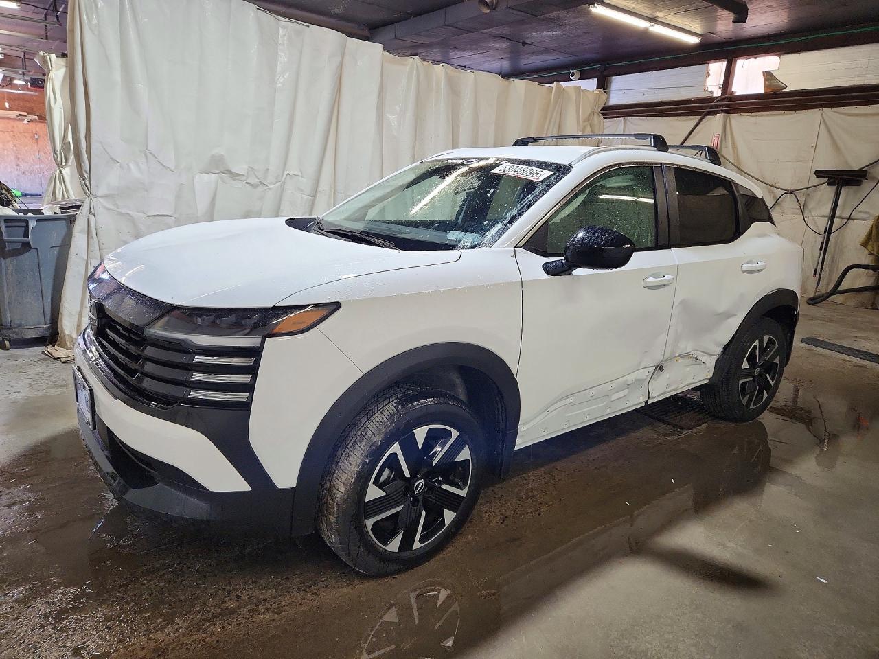 Salvage Nissan Kicks Image