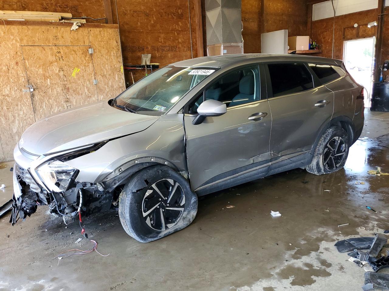 Salvage Kia Sportage Image