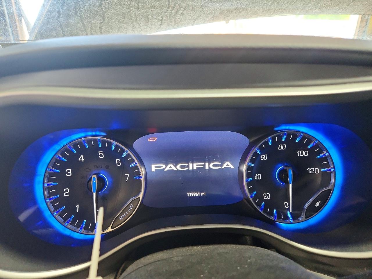 Chrysler Pacifica Touring L