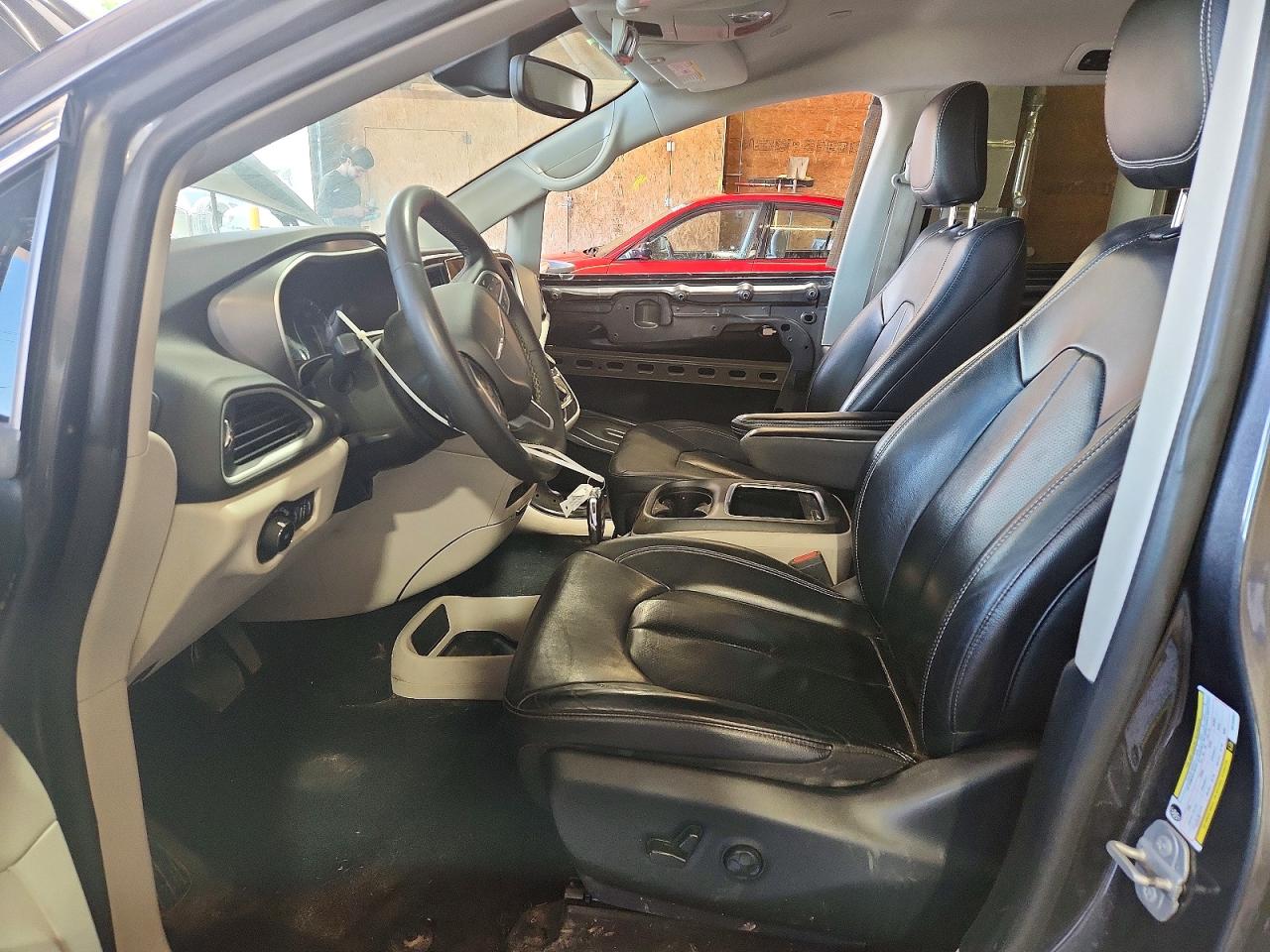 Chrysler Pacifica Touring L