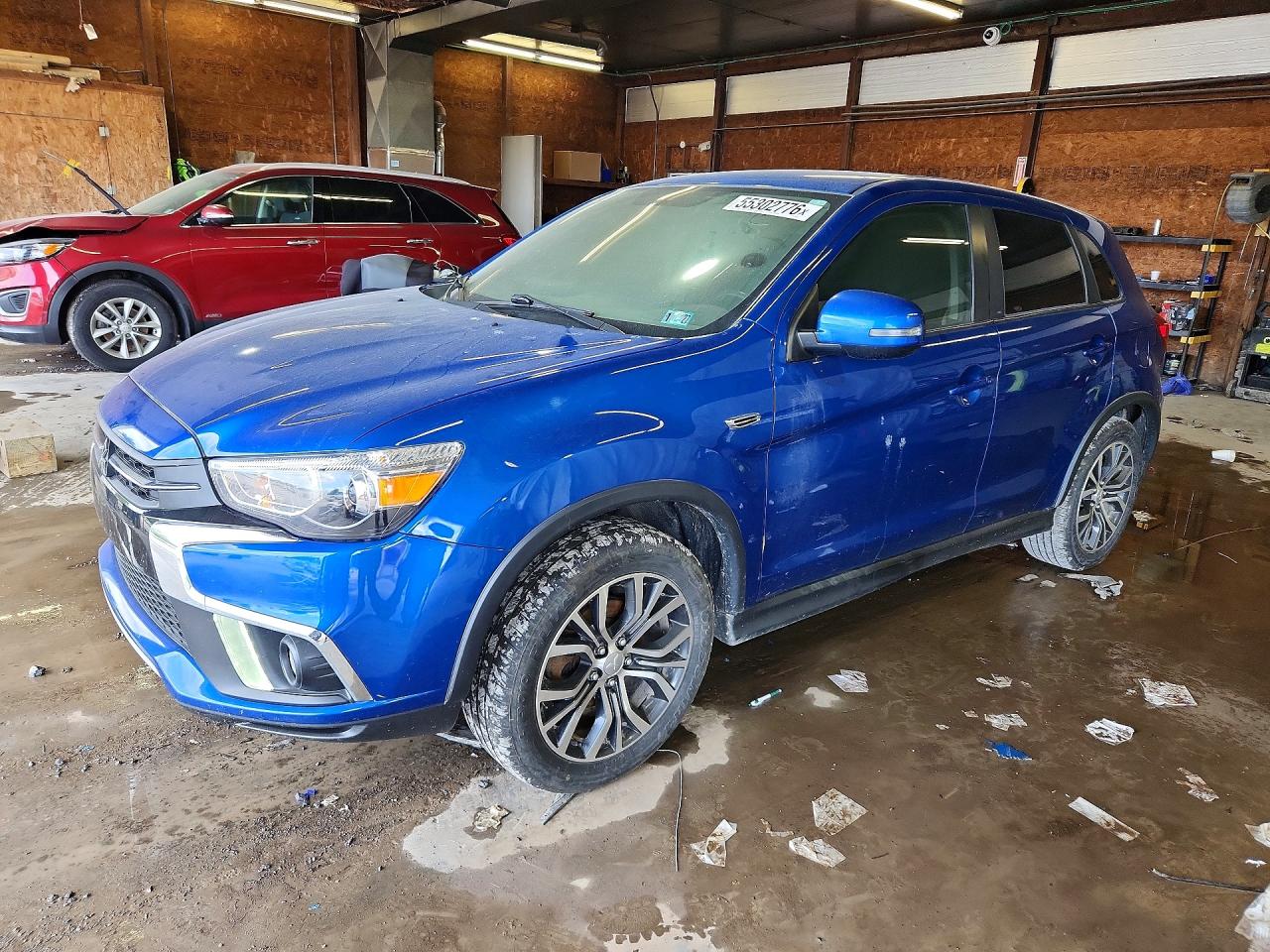 Salvage Mitsubishi Outlander Image