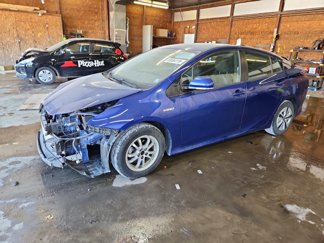 Salvage Toyota Prius Image
