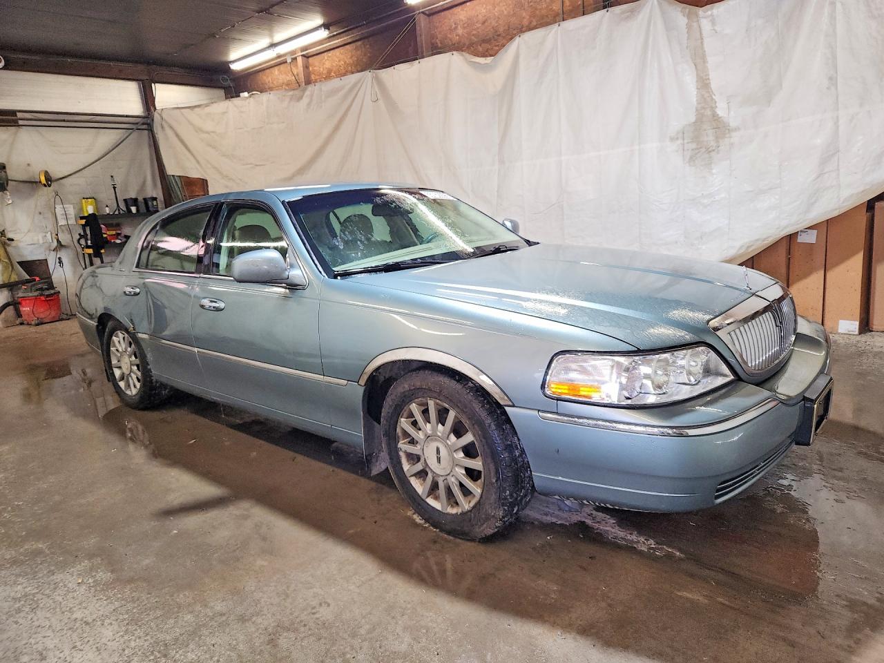 Lincoln Towncar Signature