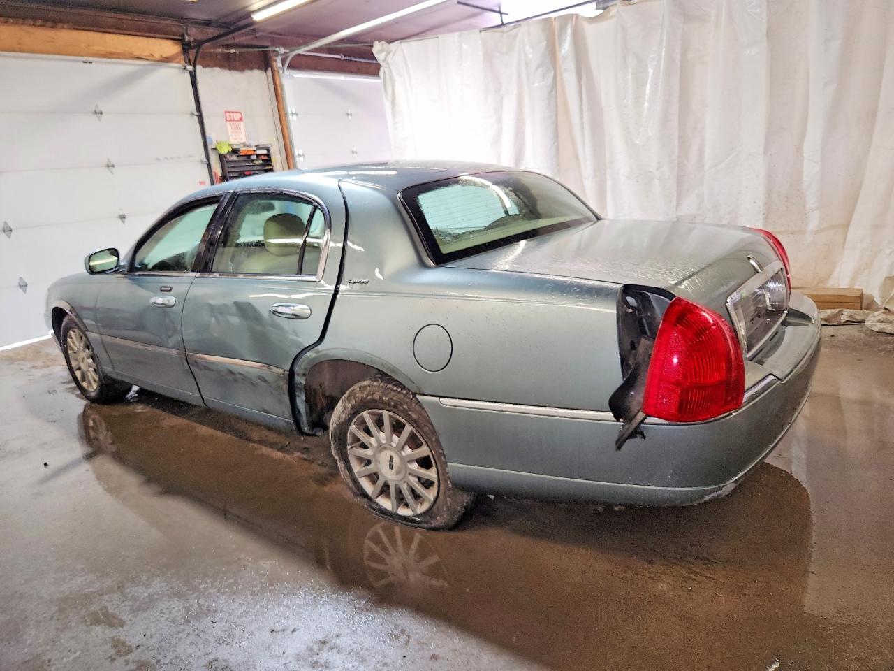 Lincoln Towncar Signature